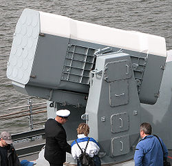 德國Gepard級快速攻擊艦：Wiesel號上的RAM發射器 基本資料 用途 短程防空飛彈 製造商 美國雷神公司德國RAM Systems公司 單價 $444,000美元 首次飛行 1978年 入伍時間 1992年 特徵與規格 引擎 單節固體火箭發動機 負載重量 11.3 kg（公斤） 整體總重 73.5 kg（公斤） 長度 2,780 mm（公厘）（9.18英呎） 直徑 127 mm（公厘）（5英吋） 翼展 445 mm （公厘） 速度 Mach 2.0+（2倍音速以上） 射程 7.5 km（公里） 彈頭 破片摧毀型彈頭 導引 紅外線導引、被動雷達導引 發射平台 MK-49發射器（海基）