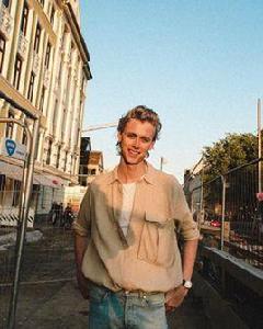 Henrik Holm Henrik Holm