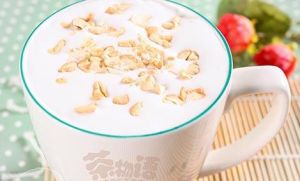 牛奶花生茶 牛奶花生茶
