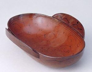 西漢彩繪漆雲龍紋耳杯 西漢彩繪漆雲龍紋耳杯