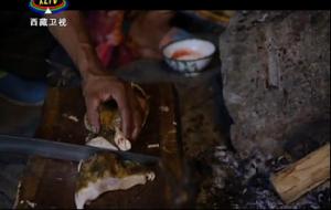 烹飪傳統的雞爪谷手抓飯之二