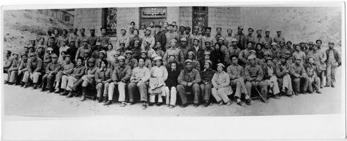 延安文藝座談會代表合影