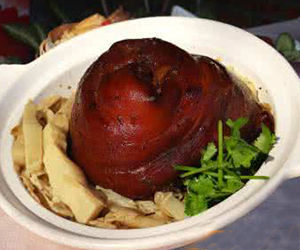 筍乾絲燜蹄膀 筍乾絲燜蹄膀