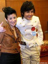 聖啟與吳君如合影