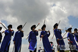 高坡苗族射背牌