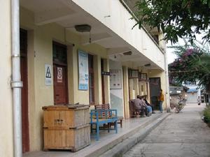 曼整彥自然村-鎮衛生院一角