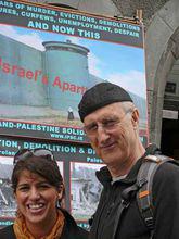 詹姆斯·克倫威爾與影迷合影