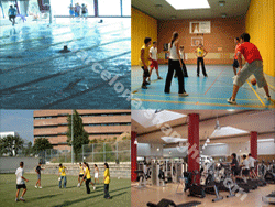 學校設有足球場、網球場、游泳池、攀岩山牆、壁球室等