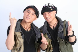 龍飛龍則飾阿貓阿狗