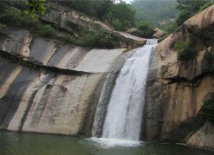 龍潭溝瀑布群 龍潭溝瀑布群