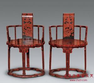 填漆花卉紋海棠式扶手椅