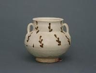 北宋磁州窯白地褐彩花卉紋雙系罐 北宋磁州窯白地褐彩花卉紋雙系罐