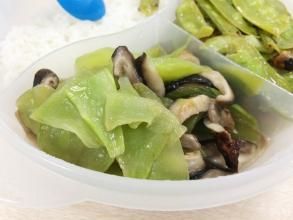 香菇炒萵苣 香菇炒萵苣