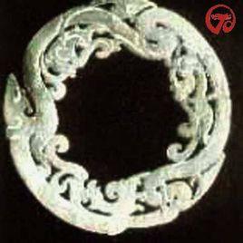 西漢龍紋玉環 西漢龍紋玉環