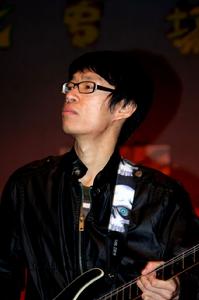 主音吉他手任毅