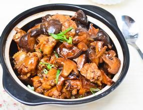 香菇雞翅煲 香菇雞翅煲