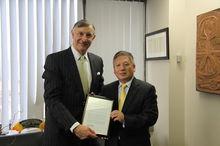 高夫&middot;惠特拉姆