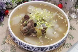 羊腿骨燉蘿蔔 羊腿骨燉蘿蔔