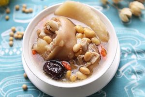 黃豆豬蹄湯