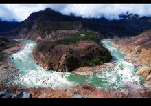 雅魯藏布大峽谷地區自然景觀