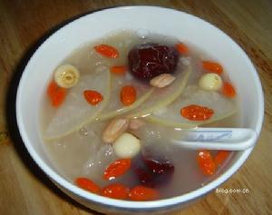 蓮子銀耳燉雪梨