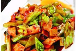 肉糕腸炒苦瓜 肉糕腸炒苦瓜