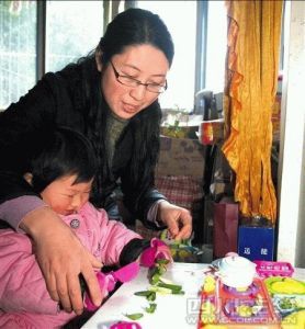 譚千秋的妻子女兒