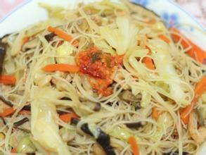 高麗菜炒米粉 高麗菜炒米粉