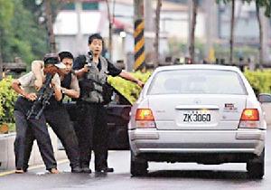 （圖）張錫銘劫持人質僥倖逃跑