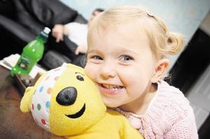 患有此病的英國女孩蒂安娜&middot;劉易斯&middot;邁克休