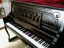 立式鋼琴