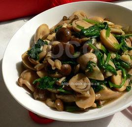蘑菇炒菠菜 蘑菇炒菠菜