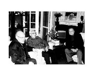 馮牧(右)和陳荒煤(左)到巴金