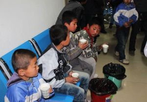 蒙牛中毒門 蒙牛中毒門