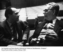 奧拓&middot;克倫佩勒（右）與指揮家布列茲交談