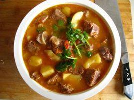 蘑菇土豆燉牛肉 蘑菇土豆燉牛肉