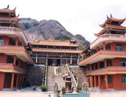 龍泉岩寺廟群 龍泉岩寺廟群