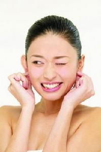 搓耳健身法 搓耳健身法