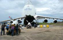 美國EP-3飛機被裝入俄羅斯安124運輸機