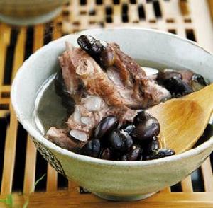 黑豆排骨湯