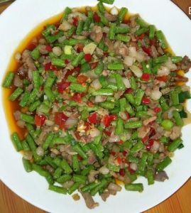 瘦肉炒虹豆 瘦肉炒虹豆