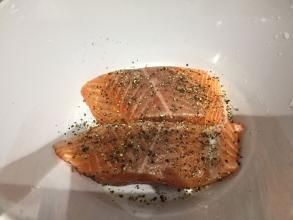 黑椒三文魚 黑椒三文魚