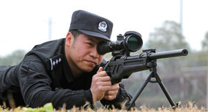 浙江溫州特警亮出10式反器材狙擊步