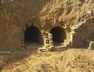 異穴合葬 異穴合葬