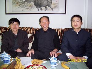 馬令達先生與朋友合影