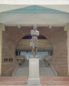 吉爾吉斯-俄羅斯斯拉夫大學