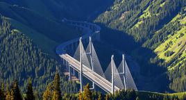 果子溝雙塔雙索麵鋼桁梁斜拉橋 果子溝雙塔雙索麵鋼桁梁斜拉橋