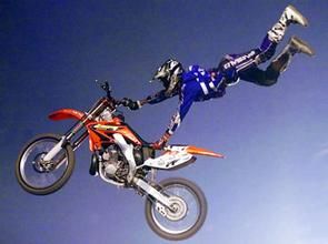 空中特技摩托 空中特技摩托