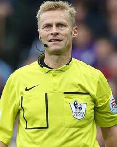 瓊斯[英格蘭足球裁判麥克·瓊斯]