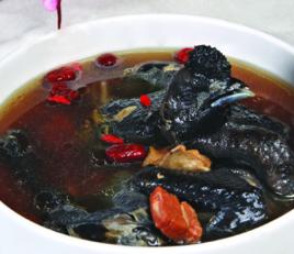 淮山枸杞燉烏雞 淮山枸杞燉烏雞